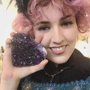 Meet your Posher, Crystal